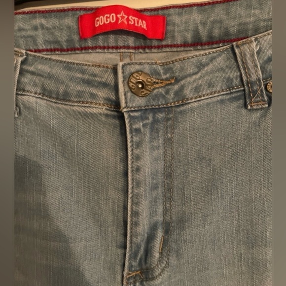 Gogo Light Wash Distressed Jeans - Picture 3 of 5